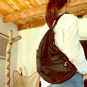 Black leather teardrop shaped Ameribag